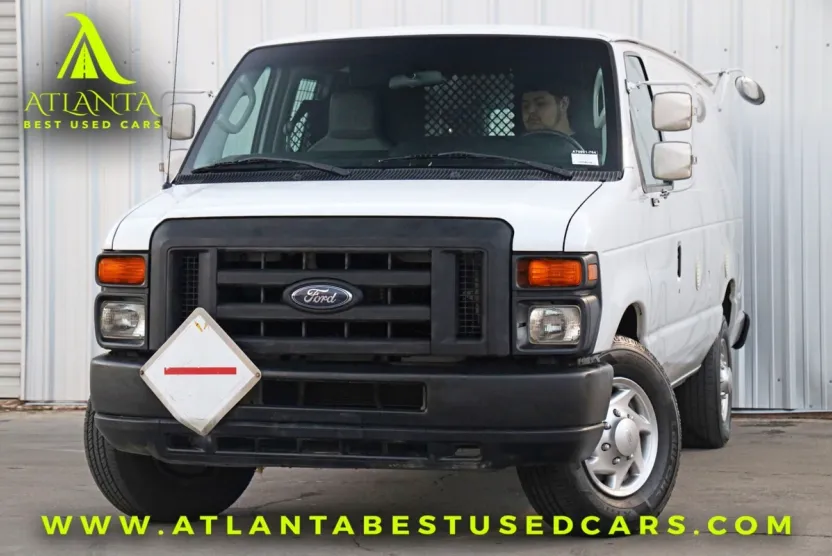 2010 Ford E-350 Cargo photo 1