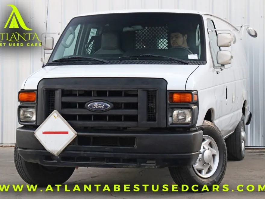 2010 Ford E-350 Cargo photo 1