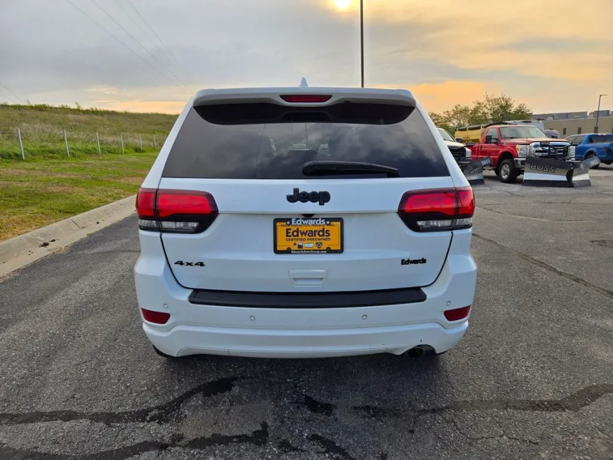 2022 Jeep Cherokee Laredo X photo 1
