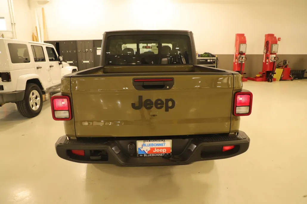 2025 Jeep Gladiator Sport photo 1