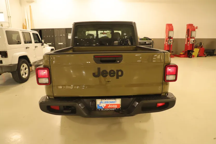 2025 Jeep Gladiator Sport photo 1