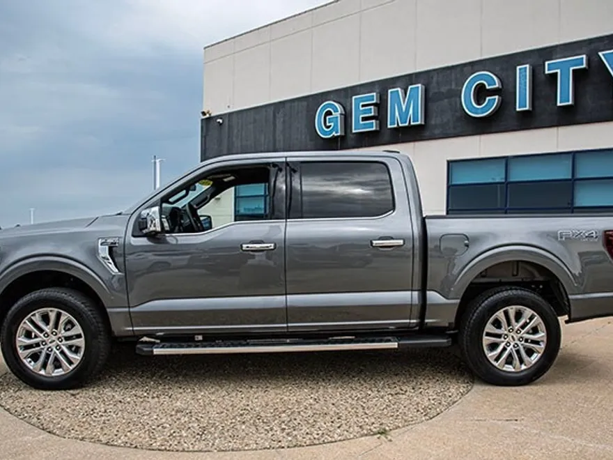 2025 Ford F-150 Lariat photo 1