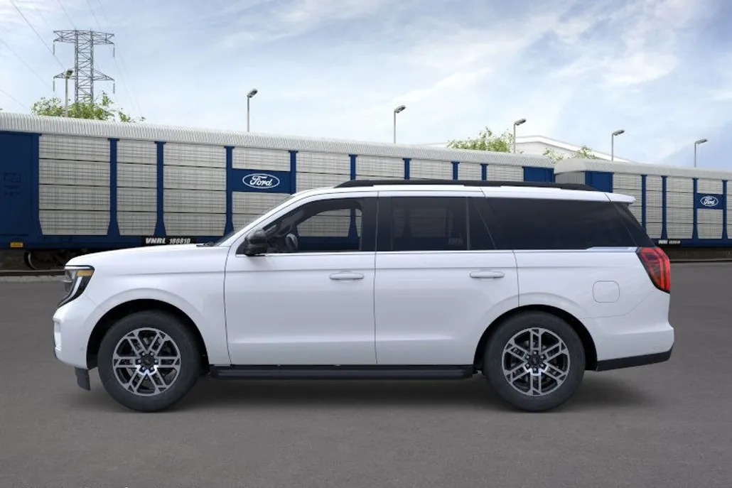 2025 Ford Expedition photo 1