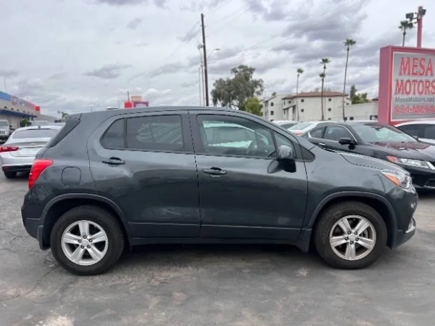 2019 Chevrolet Trax LS photo 1