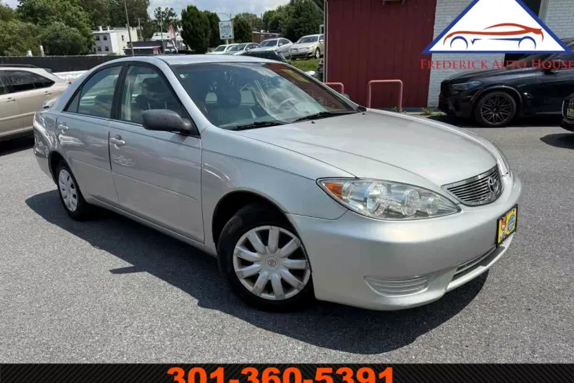 2005 Toyota Camry photo 1