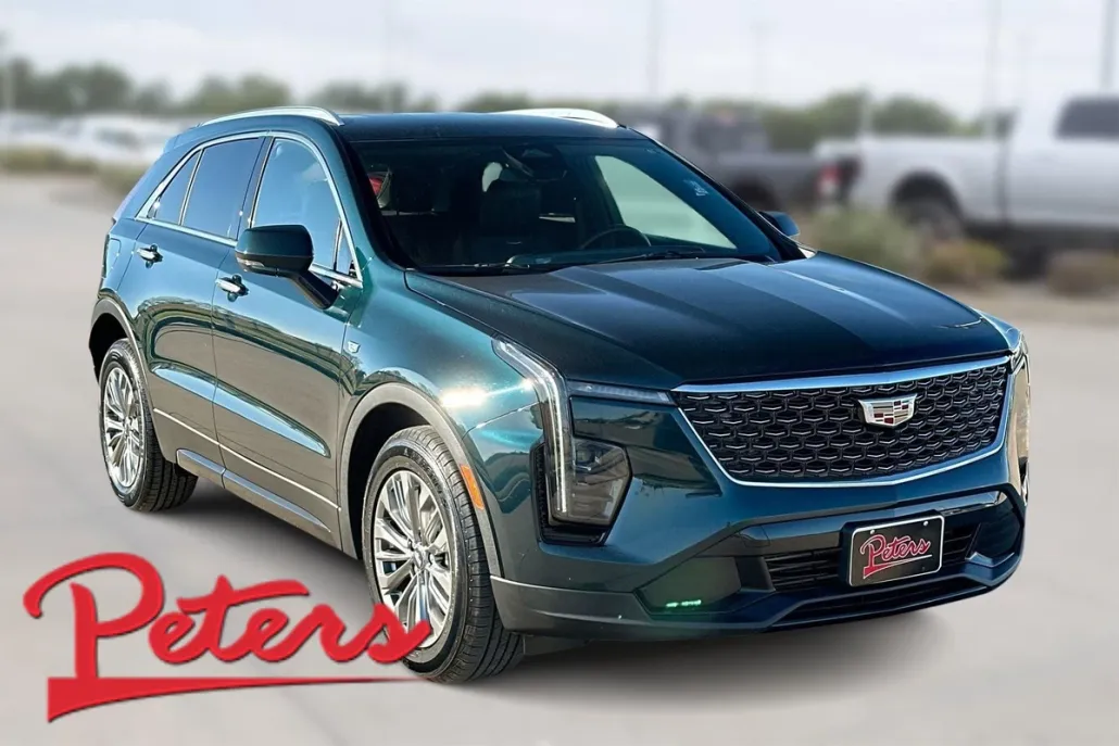 2024 Cadillac XT4 Premium Luxury photo 1