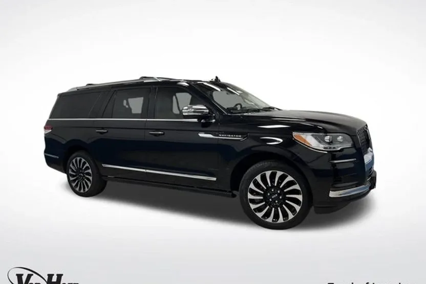 2024 Lincoln Navigator Black Label photo 1