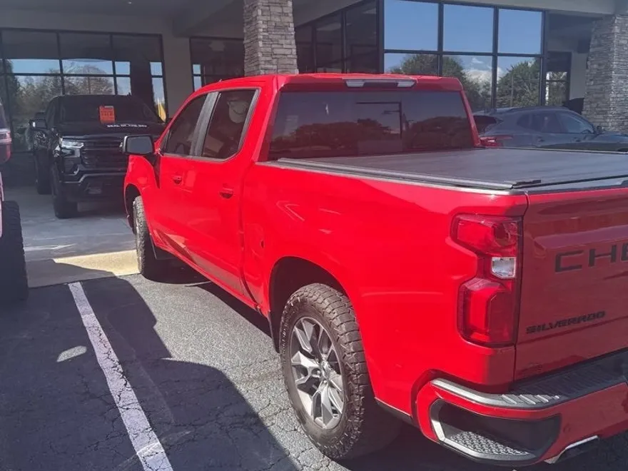 2020 Chevrolet Silverado RST photo 1