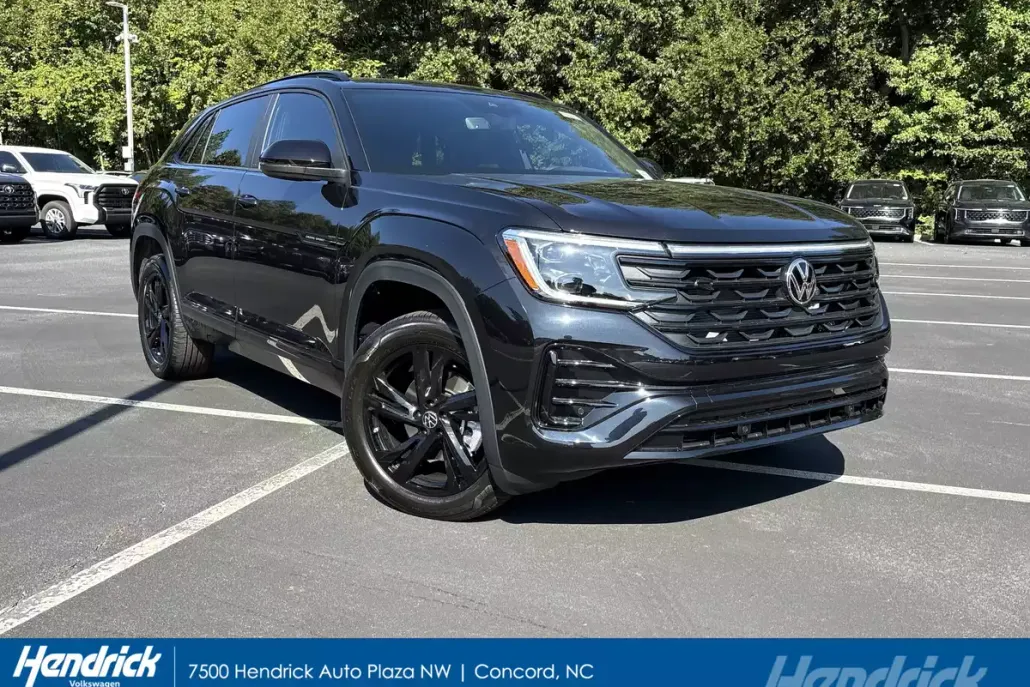 2026 Volkswagen Atlas Cross Sport SEL R-Line photo 1