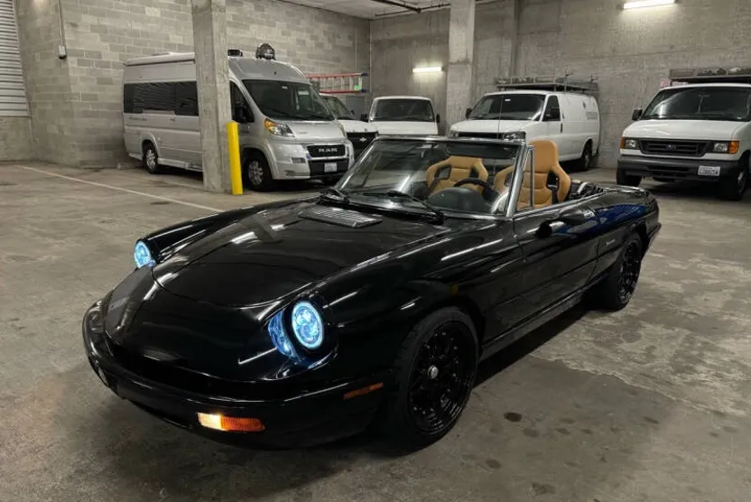 1993 Alfa Romeo Spider VELOCE photo 1