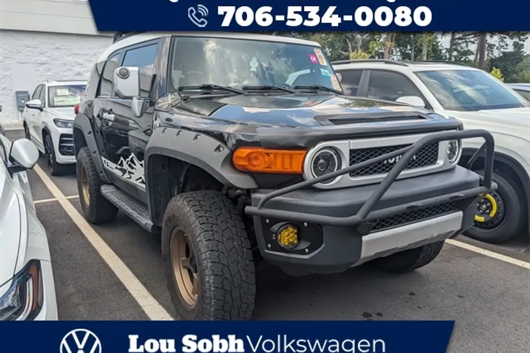 2014 Toyota FJ Cruiser Base photo 1