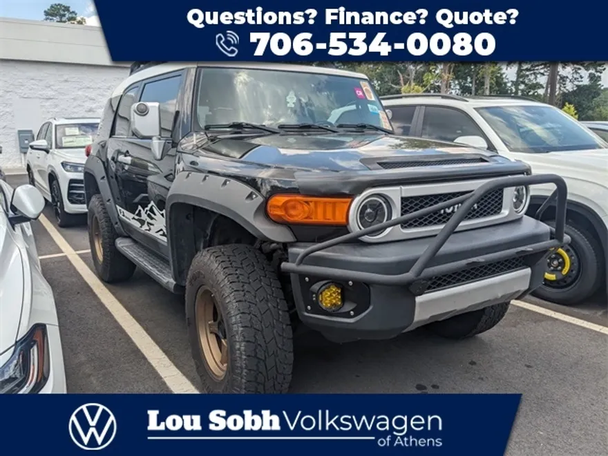 2014 Toyota FJ Cruiser Base photo 1