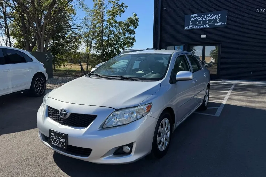 2009 Toyota Corolla LE photo 1
