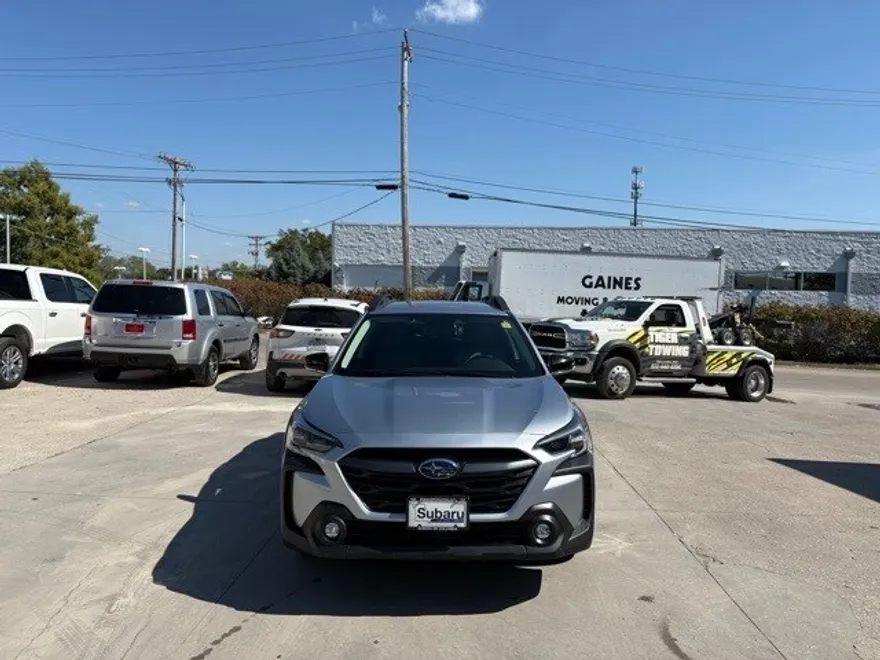 2025 Subaru Outback Premium photo 1