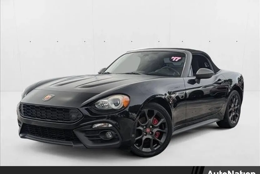2017 Fiat 124 Spider Abarth photo 1