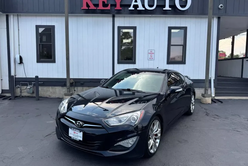 2013 Hyundai Genesis Coupe 3.8 Track photo 1