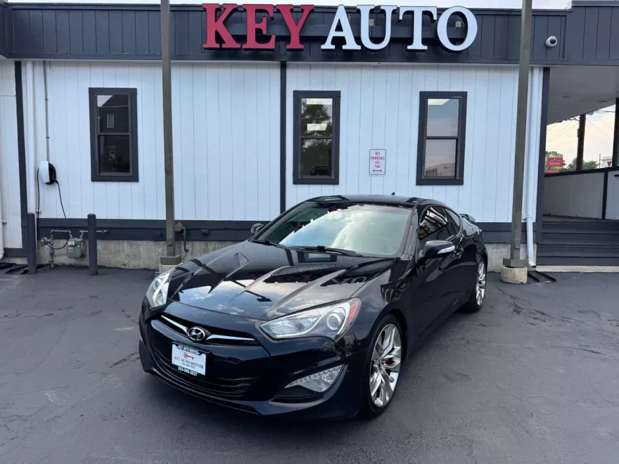 2013 Hyundai Genesis Coupe 3.8 Track photo 1