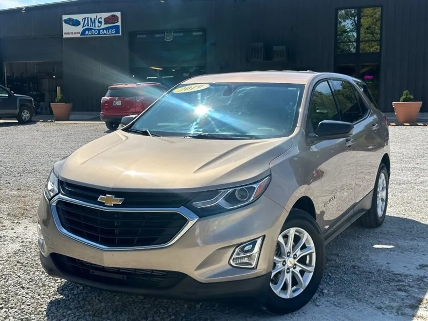 2019 Chevrolet Equinox LS photo 1