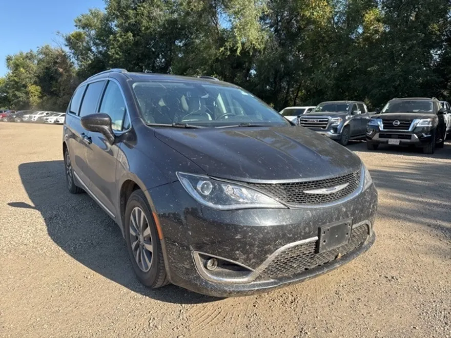 2020 Chrysler Pacifica Touring Plus photo 1