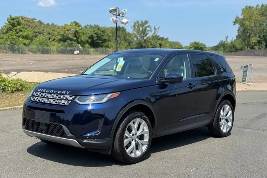 2022 Land Rover Discovery Sport SE photo 1