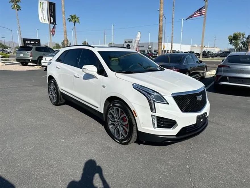 2022 Cadillac XT5 Sport photo 1