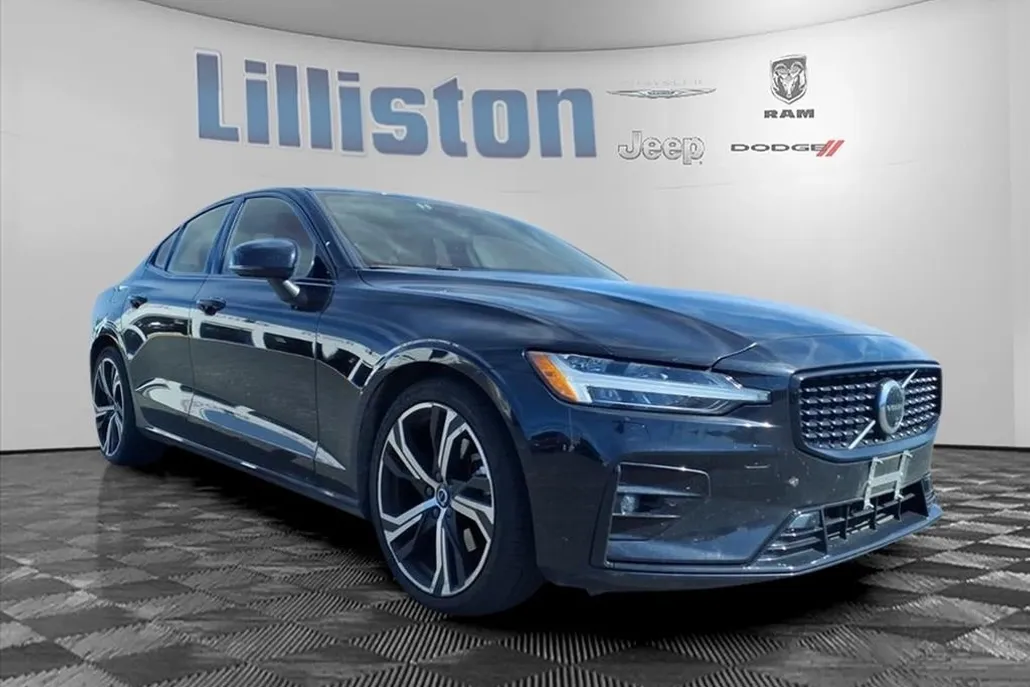 2024 Volvo S60 B5 Plus photo 1