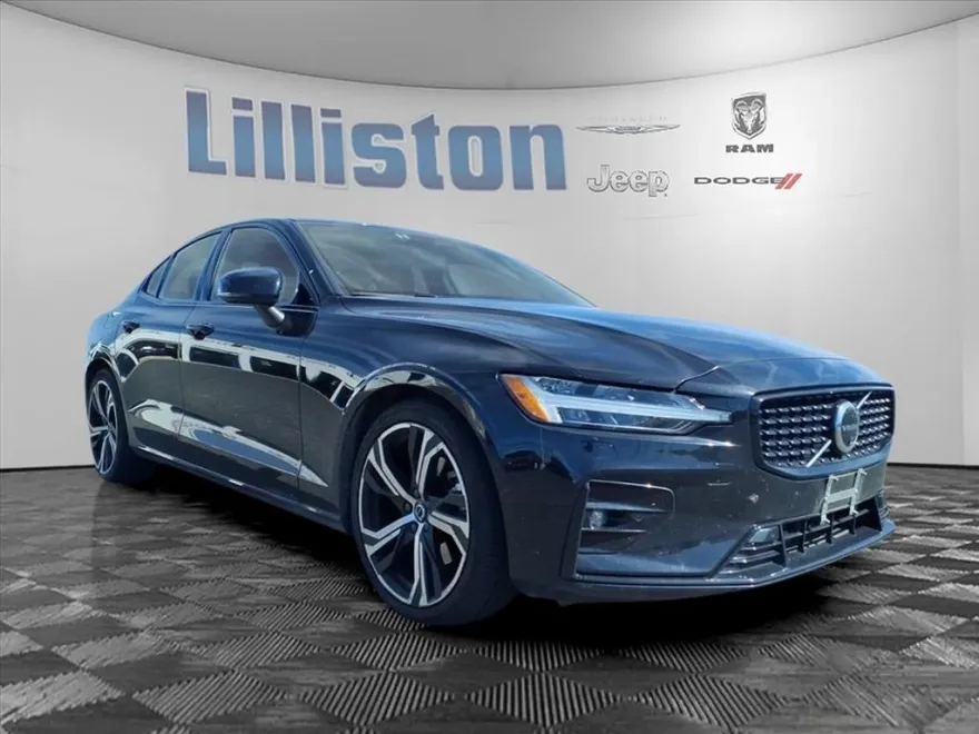 2024 Volvo S60 B5 Plus photo 1