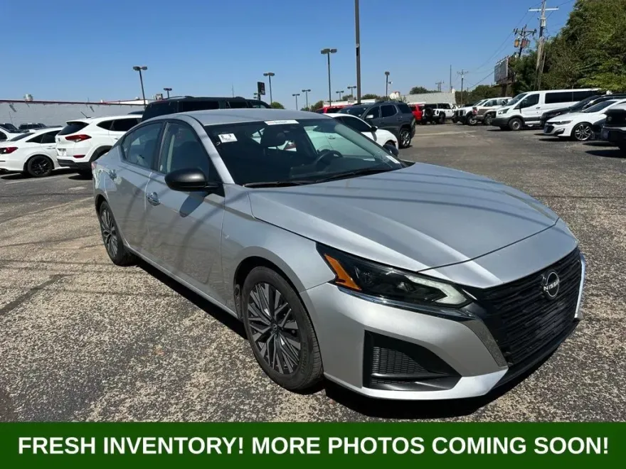 2024 Nissan Altima 2.5 SV photo 1