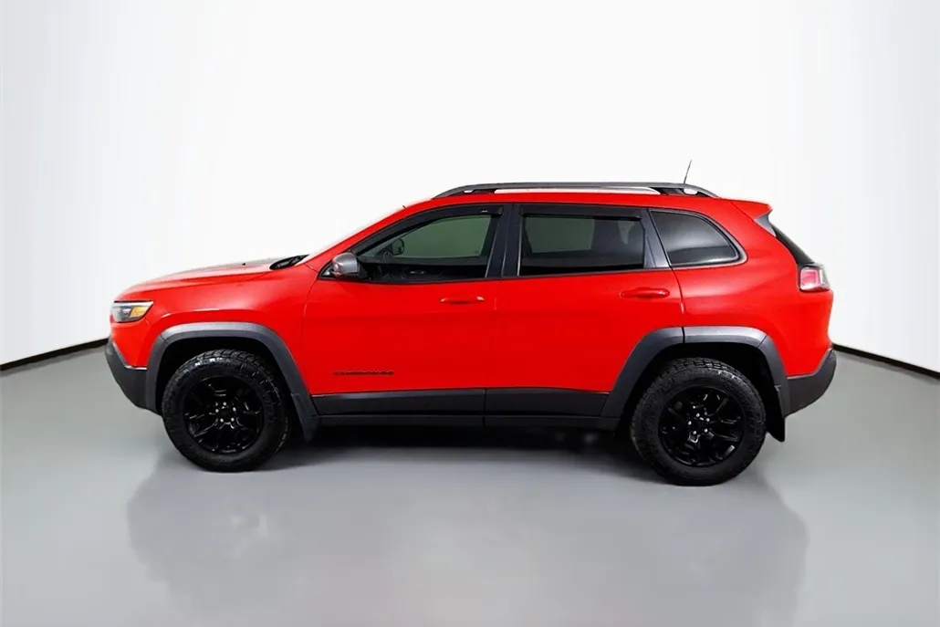 2019 Jeep Cherokee Trailhawk photo 1