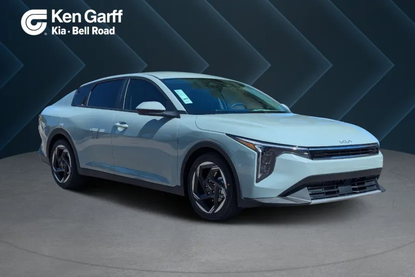 2025 Kia K4 EX photo 1