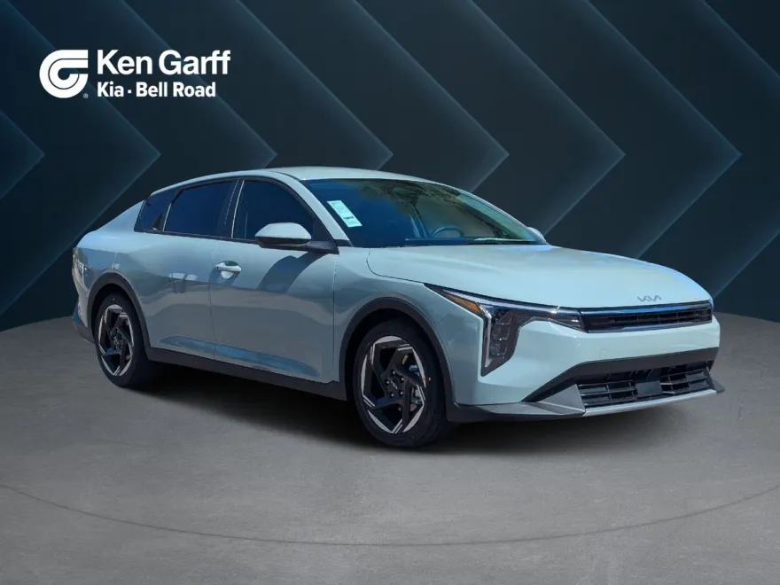 2025 Kia K4 EX photo 1