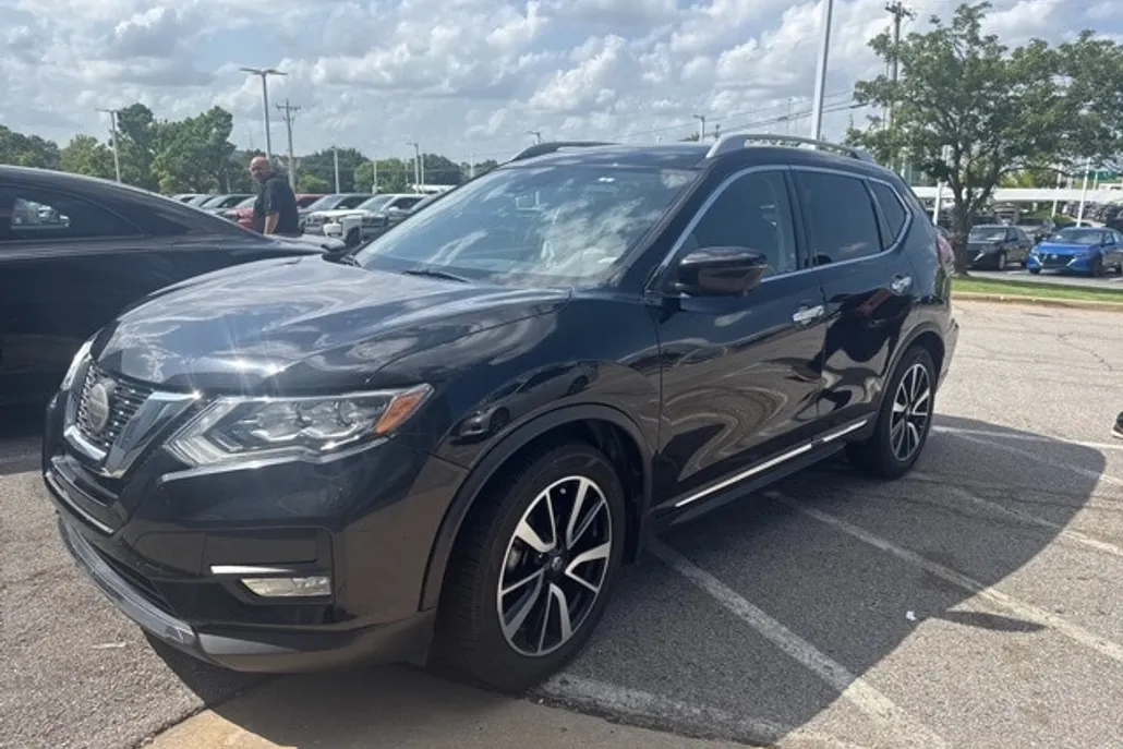 2019 Nissan Rogue SL photo 1
