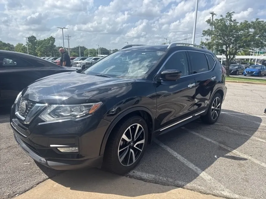 2019 Nissan Rogue SL photo 1