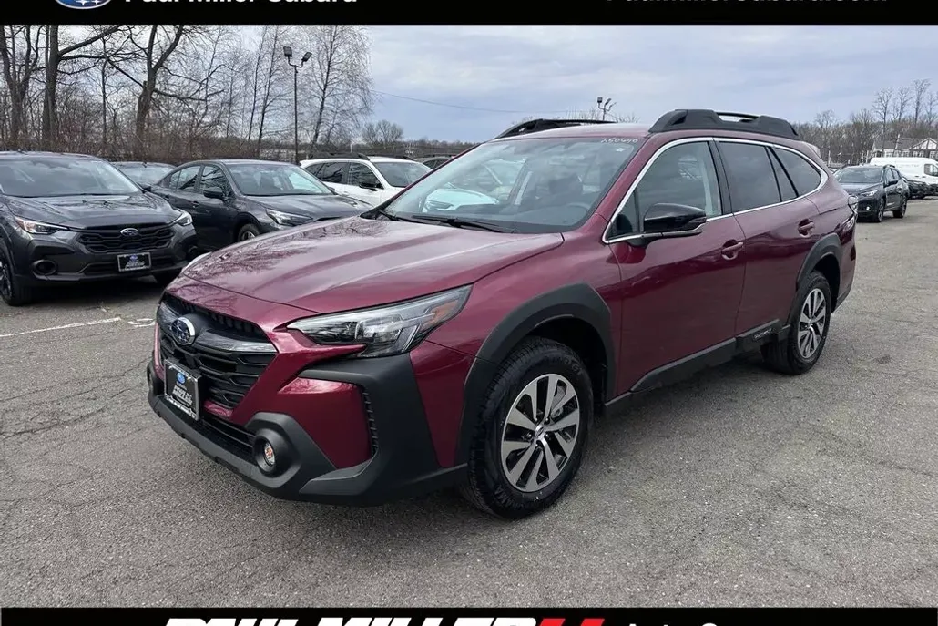 2025 Subaru Outback Premium photo 1