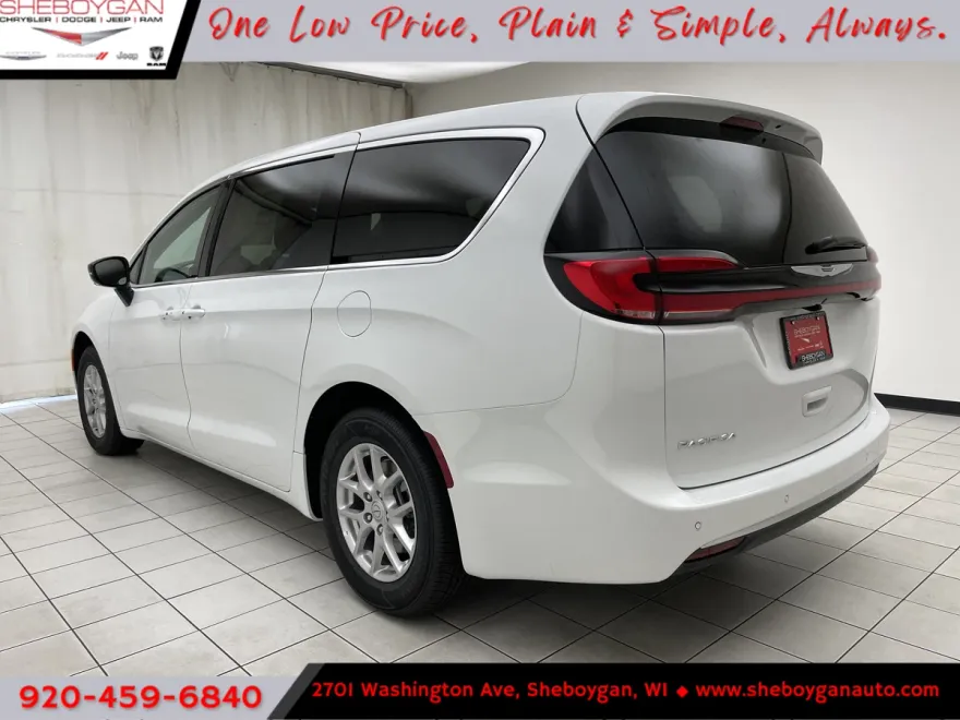2026 Chrysler Pacifica photo 1