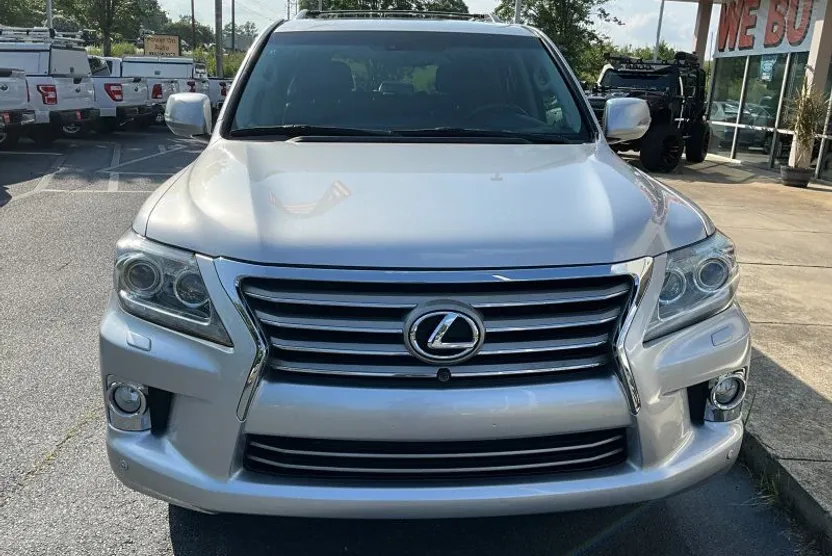 2013 Lexus LX 570 Base photo 1