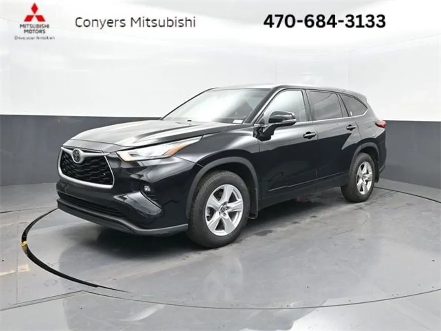 2020 Toyota Highlander LE photo 1