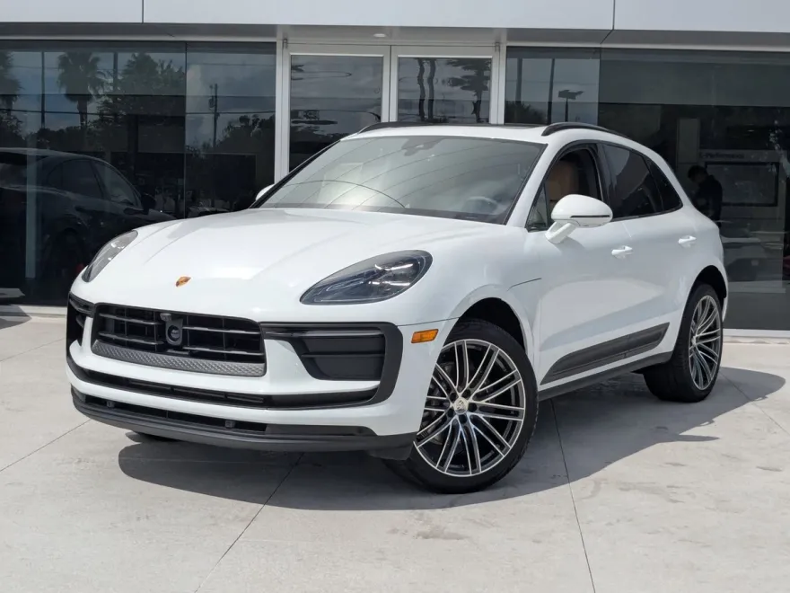 2026 Porsche Macan T photo 1