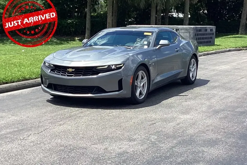 2019 Chevrolet Camaro 1LT photo 1
