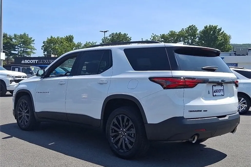 2023 Chevrolet Traverse RS photo 1