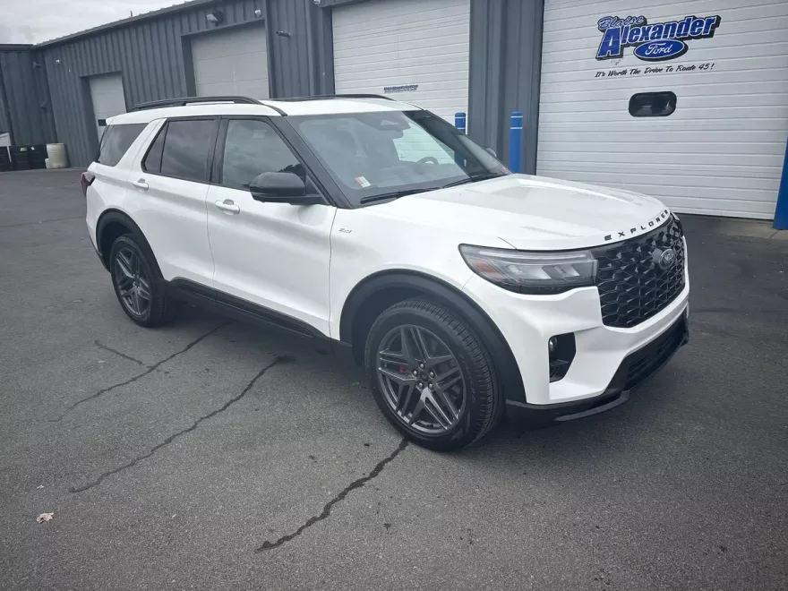 2025 Ford Explorer ST-Line photo 1