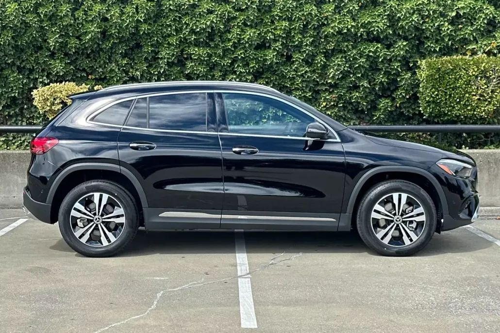 2025 Mercedes Benz GLA 250 4MATIC photo 1