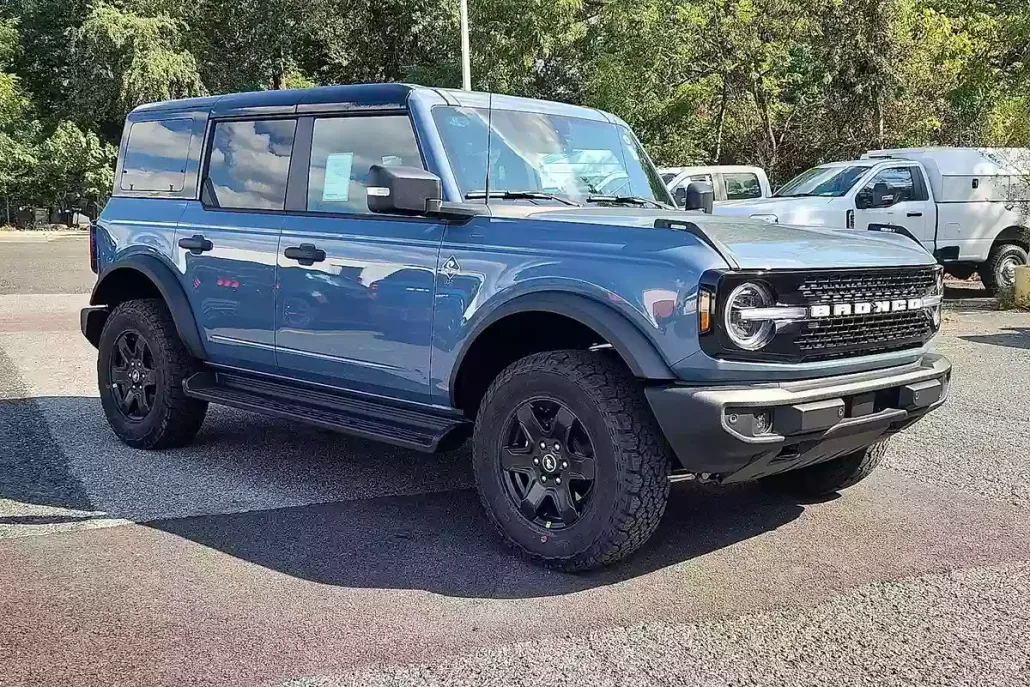 2025 Ford Bronco Outer Banks photo 1