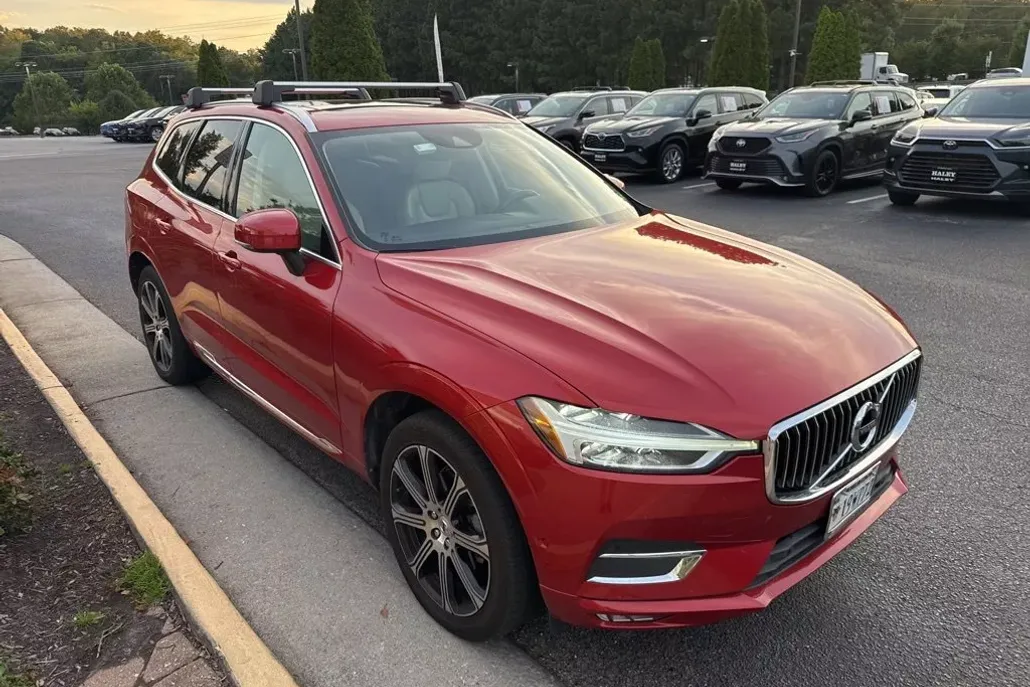 2019 Volvo XC60 T5 Inscription photo 1