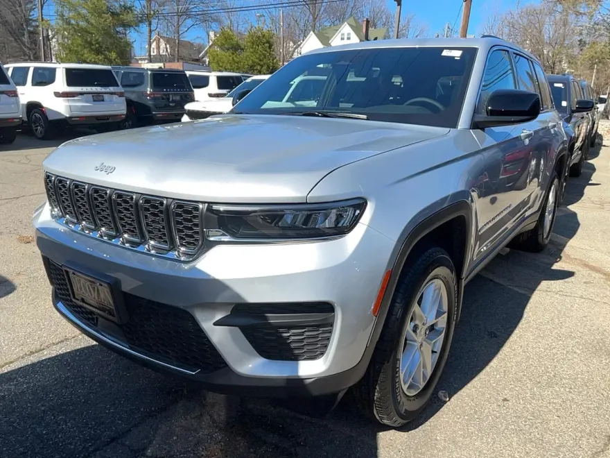 2025 Jeep Grand Cherokee Laredo X photo 1