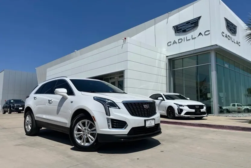 2023 Cadillac XT5 Luxury photo 1
