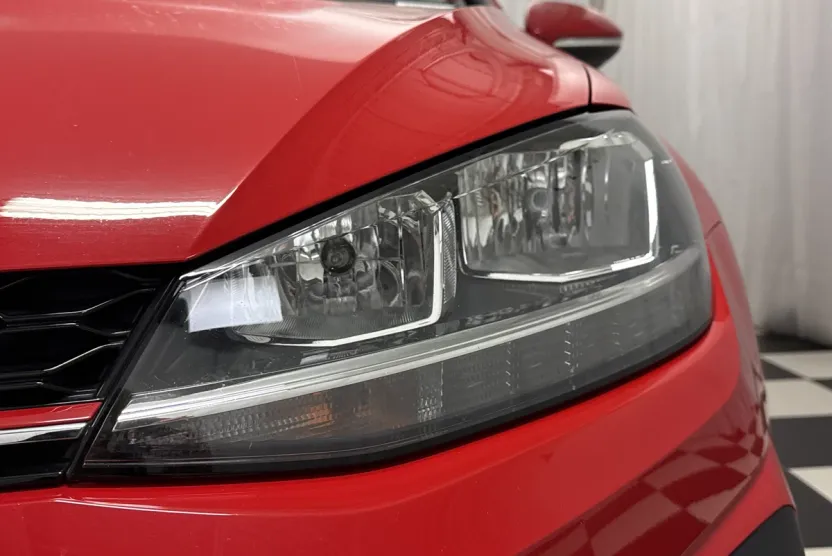 2018 Volkswagen Golf GTI SE photo 1
