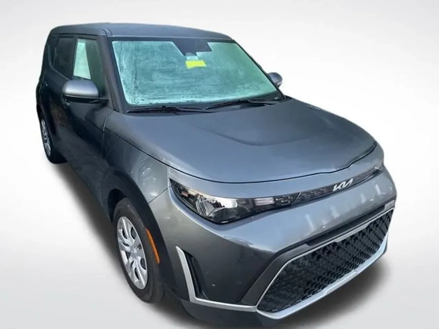 2024 Kia Soul LX photo 1