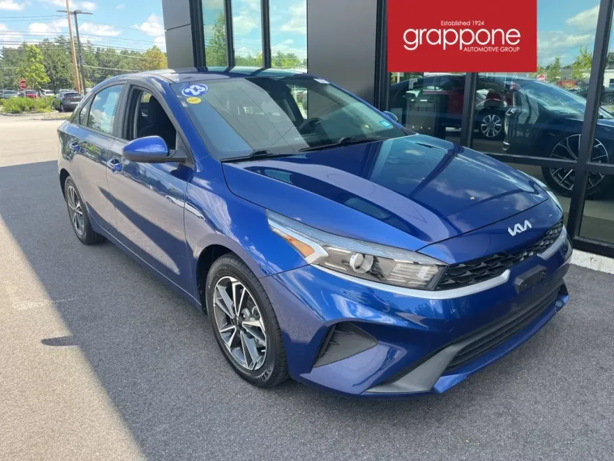 2023 Kia Forte LXS photo 1