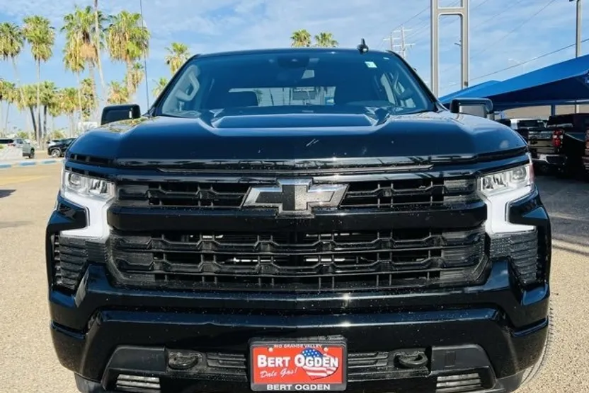 2024 Chevrolet Silverado 1500 RST photo 1